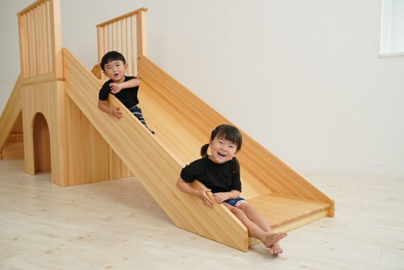 木製室内遊具【大きな滑り台】 | なかよしライブラリー